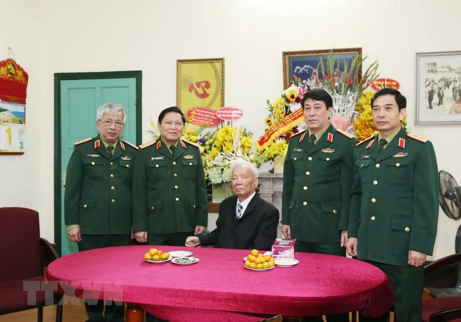 Những ngày đầu tham gia kháng chiến